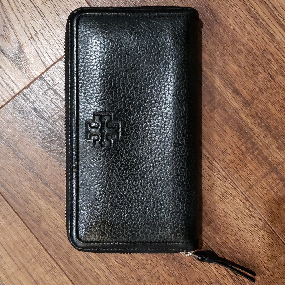 TORY BURCH Black Thea Continental Zip Around Wallet